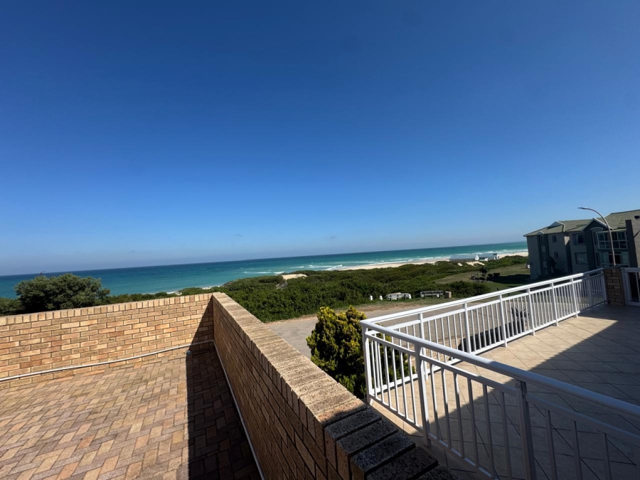6 Bedroom Property for Sale in Aston Bay Eastern Cape
